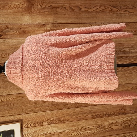 Very J Soft Peach Bell-Sleeve Turtleneck (Large) - Picture 6 of 8